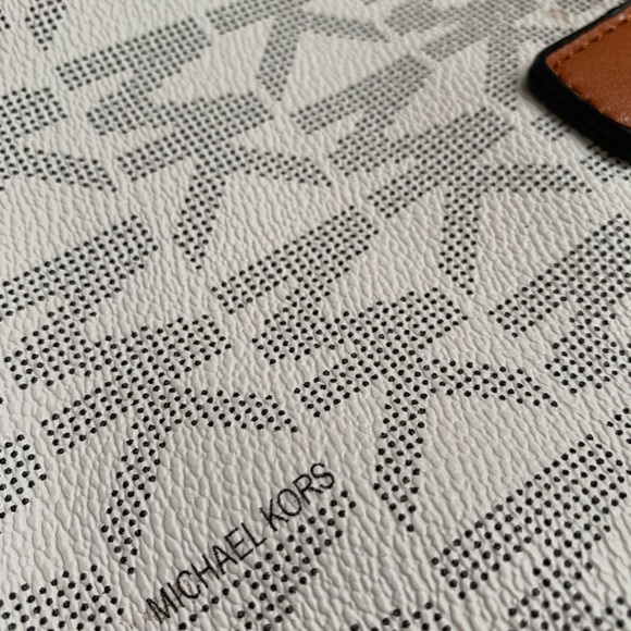 Michael Kors Logo Womens Handbag Satchel Bag pre-owned VGC designer logo 🤎 - Picture 7 of 16